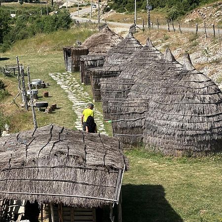 Hotel Camping Lekdushi - Shehu Tepelene Exterior foto