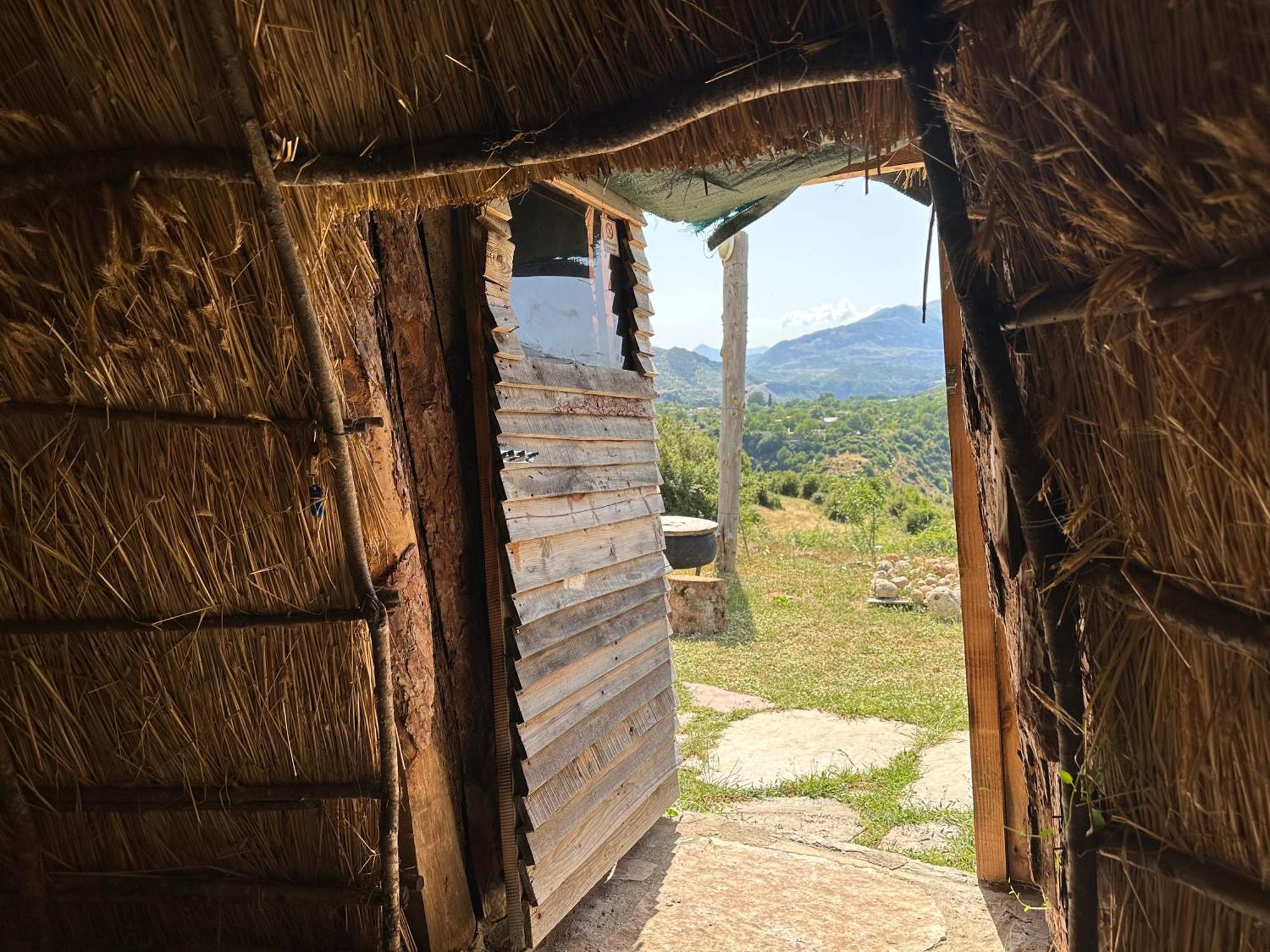 Hotel Camping Lekdushi - Shehu Tepelene Exterior foto